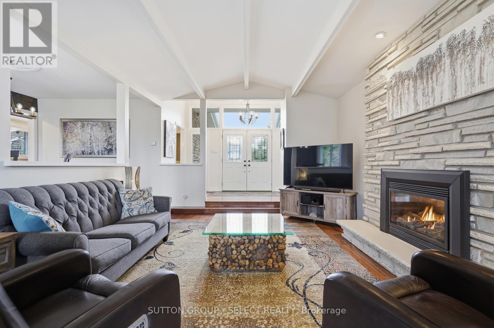 9 Northcrest Drive, London North, Ontario  N5X 3V7 - Photo 7 - X12959254