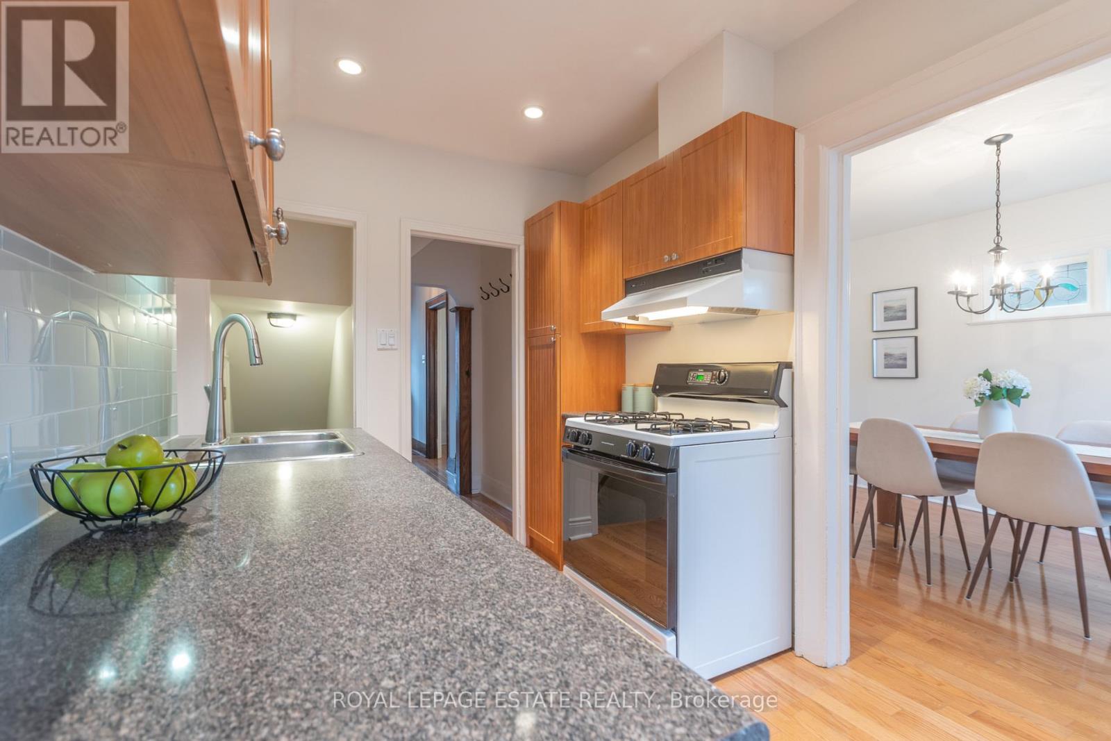 358 Victoria Park Avenue, Toronto, Ontario  M4E 3S8 - Photo 12 - E12959274