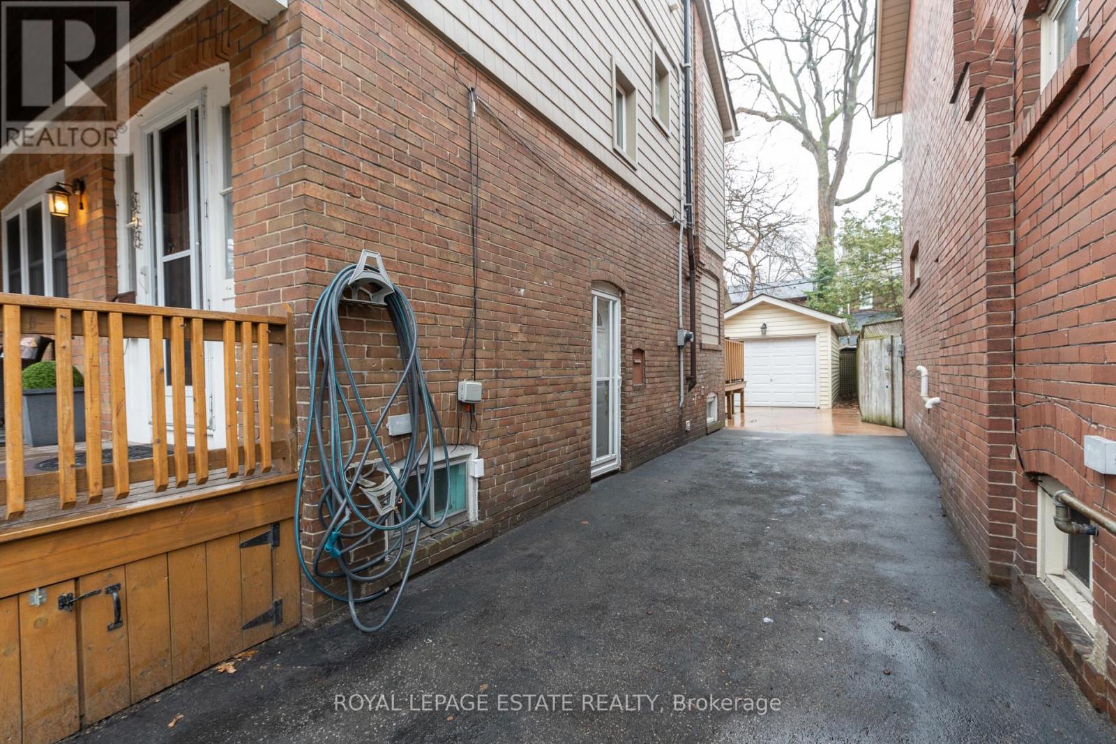 358 Victoria Park Avenue, Toronto, Ontario  M4E 3S8 - Photo 36 - E12959274