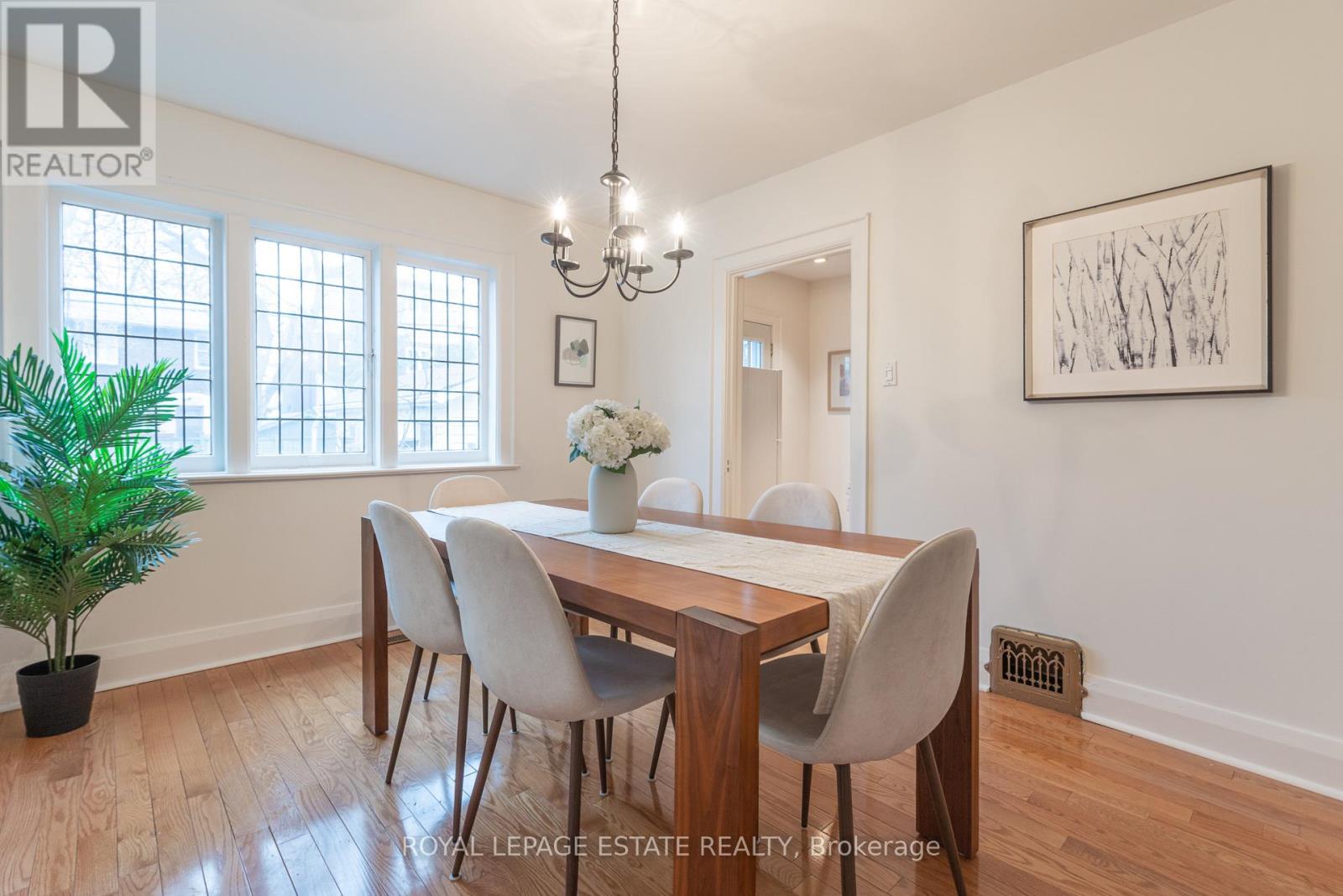 358 Victoria Park Avenue, Toronto, Ontario  M4E 3S8 - Photo 9 - E12959274