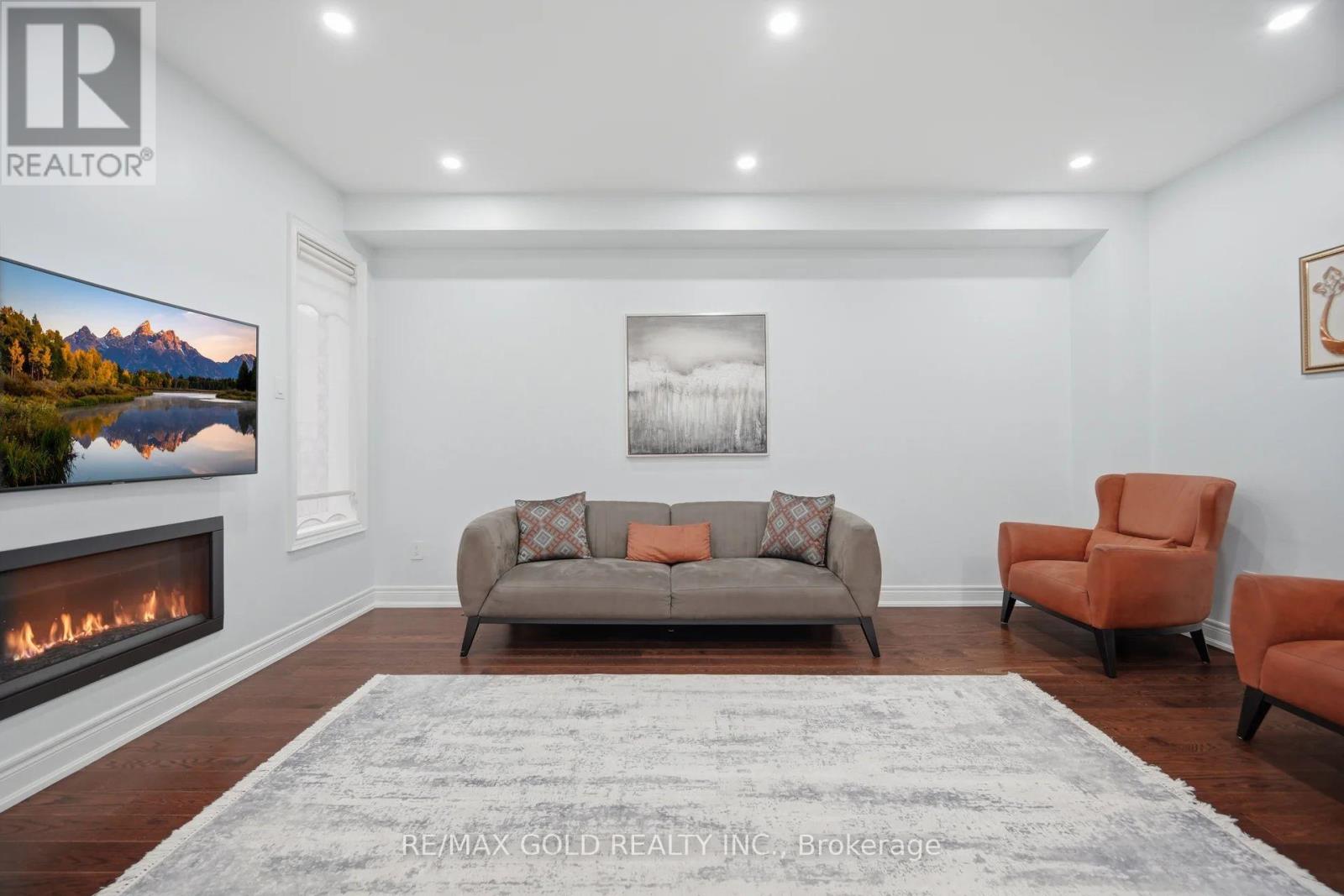 11 Sinatra Street, Brampton, Ontario  L6R 4B3 - Photo 8 - W12955394