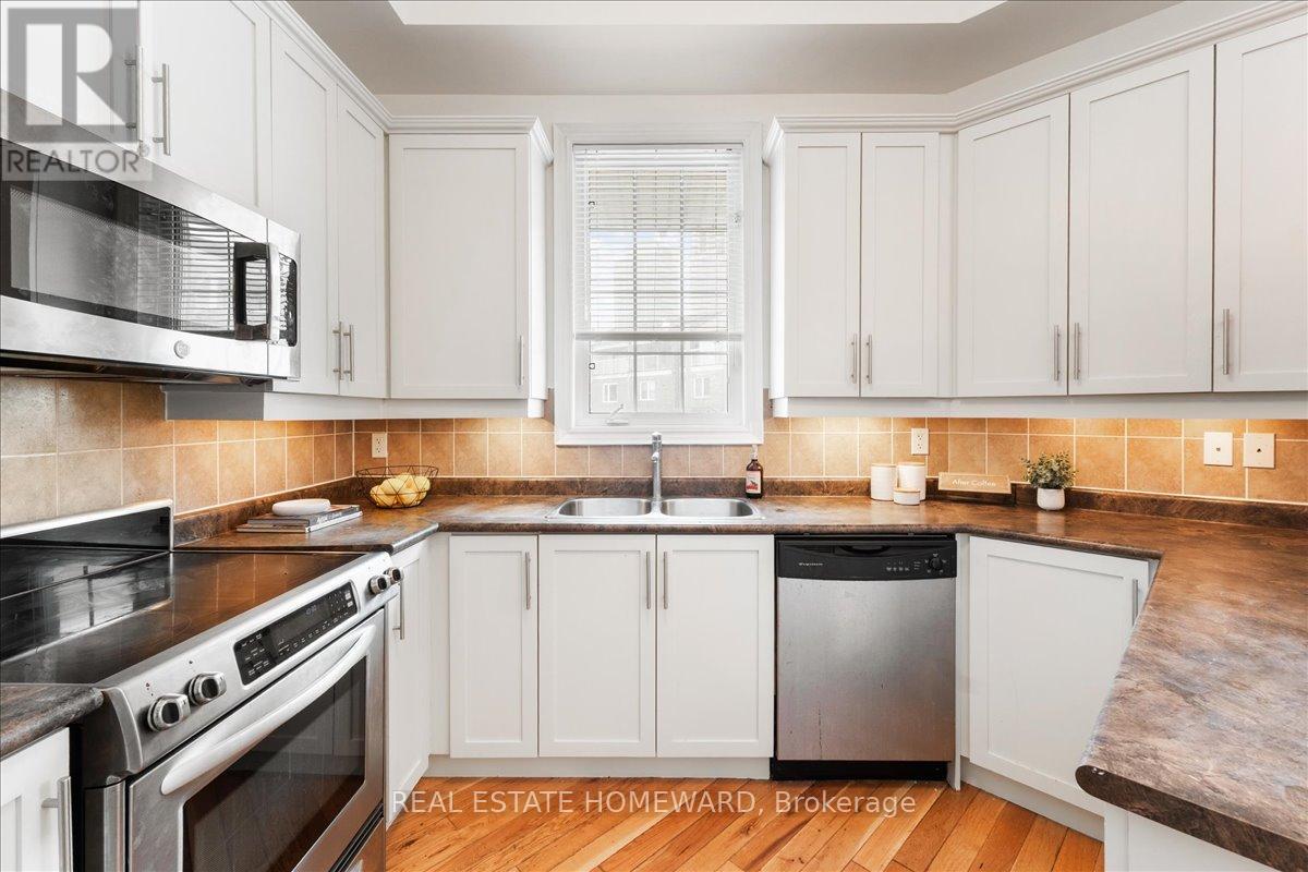 14 Fairhead Mews, Toronto, Ontario  M4E 3Y4 - Photo 12 - E12959282