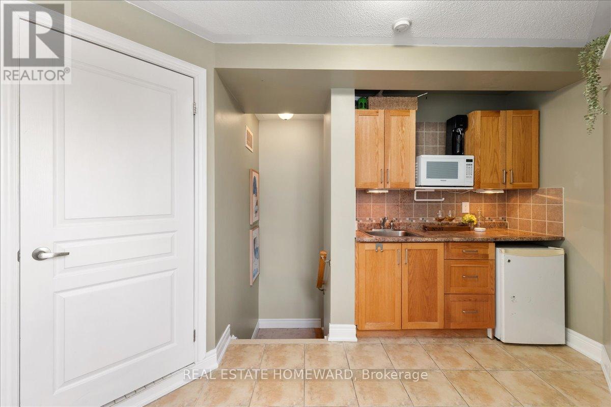 14 Fairhead Mews, Toronto, Ontario  M4E 3Y4 - Photo 28 - E12959282