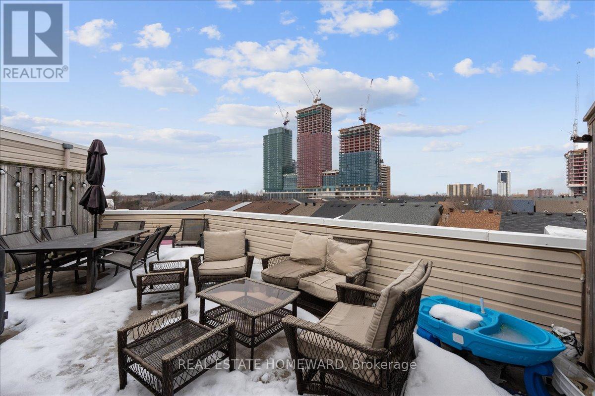 14 Fairhead Mews, Toronto, Ontario  M4E 3Y4 - Photo 29 - E12959282