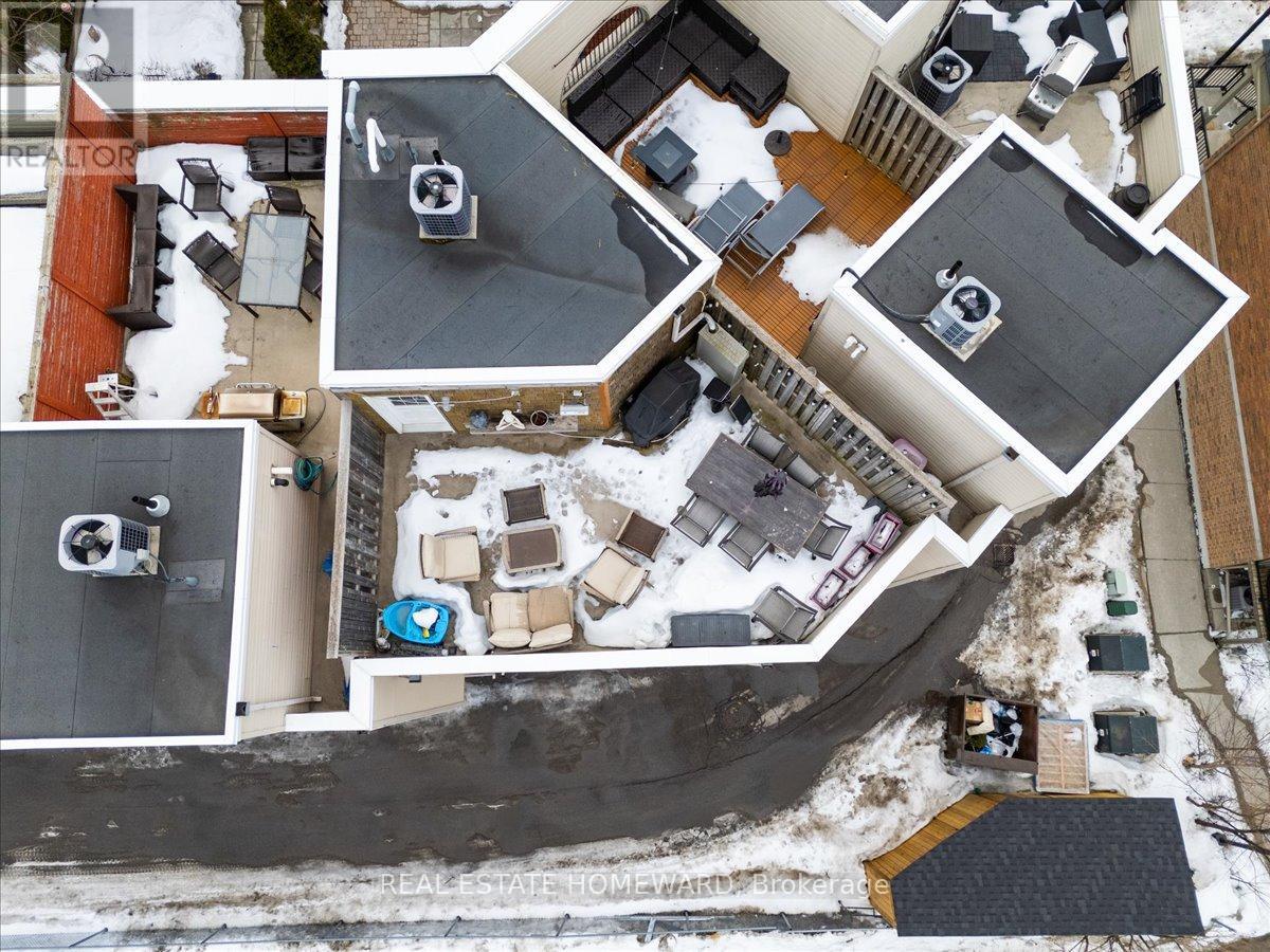 14 Fairhead Mews, Toronto, Ontario  M4E 3Y4 - Photo 32 - E12959282