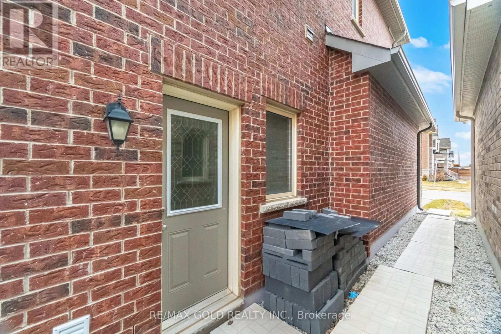 11 Sinatra Street, Brampton, Ontario  L6R 4B3 - Photo 37 - W12955394