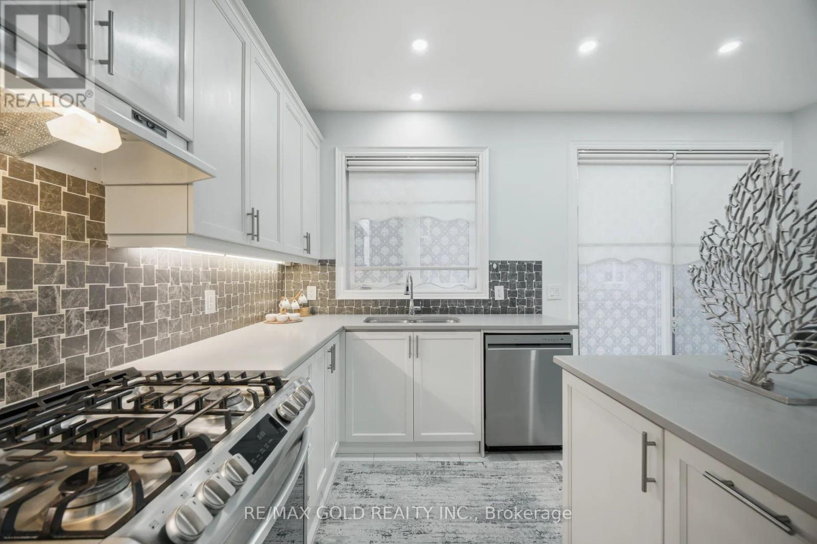 11 Sinatra Street, Brampton, Ontario  L6R 4B3 - Photo 14 - W12955394