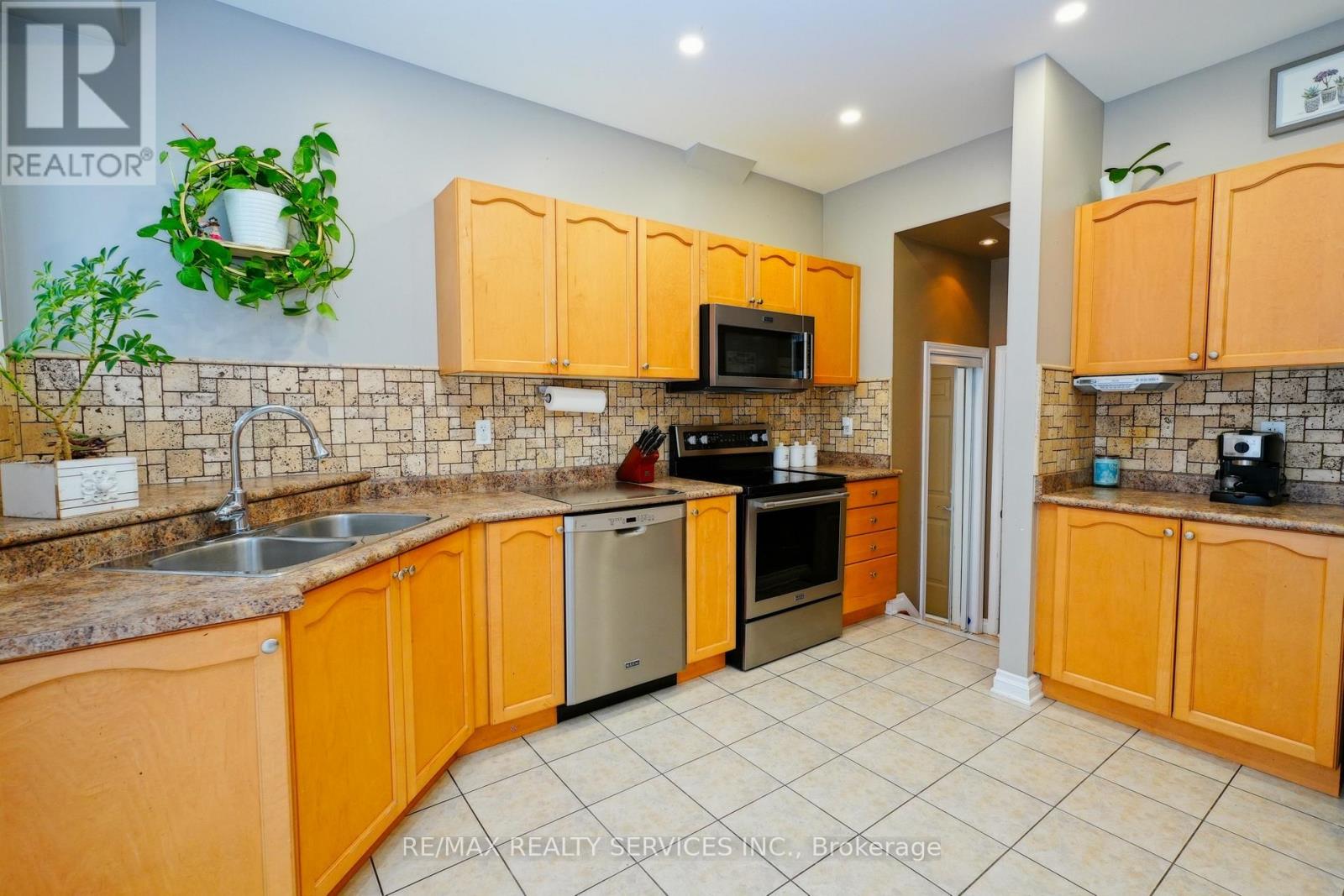 32 Ashdale Road, Brampton, Ontario  L6Y 5M7 - Photo 14 - W12955484