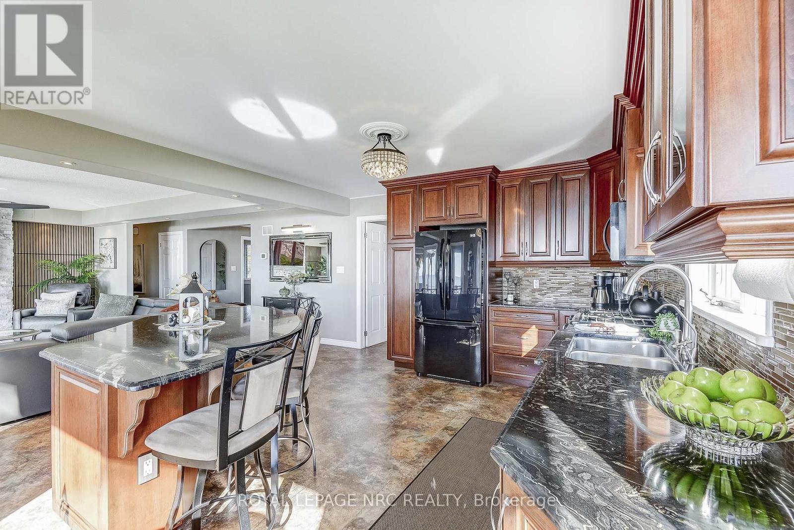 10781 Lakeshore Road W, Wainfleet, Ontario  L3K 5V4 - Photo 11 - X12494986