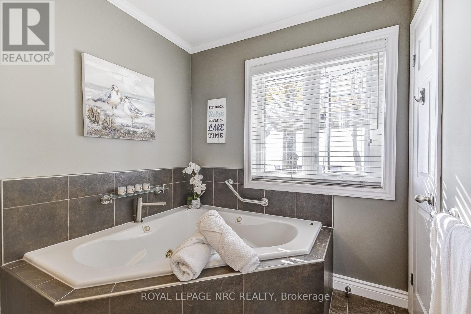 10781 Lakeshore Road W, Wainfleet, Ontario  L3K 5V4 - Photo 22 - X12494986