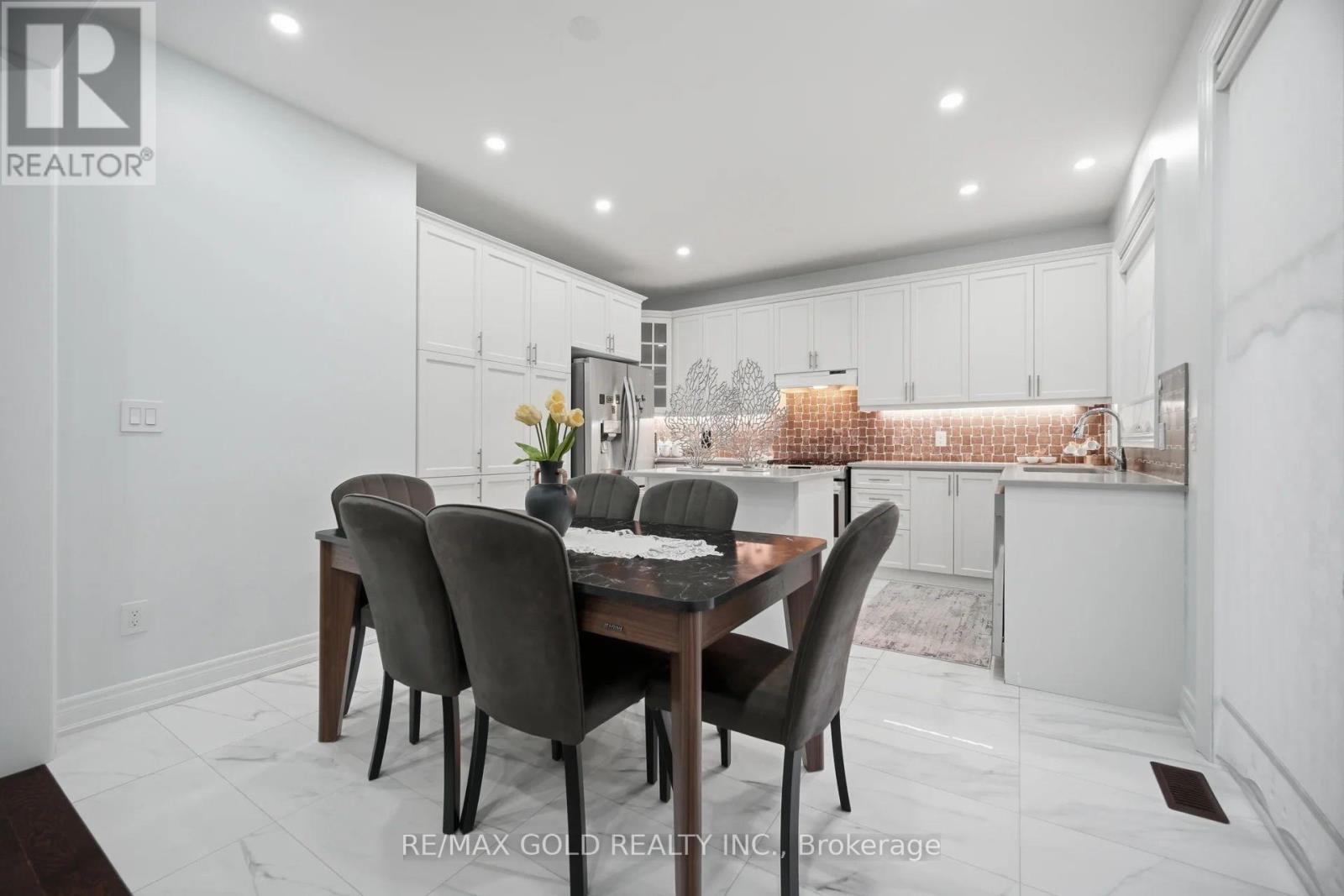 11 Sinatra Street, Brampton, Ontario  L6R 4B3 - Photo 11 - W12955394