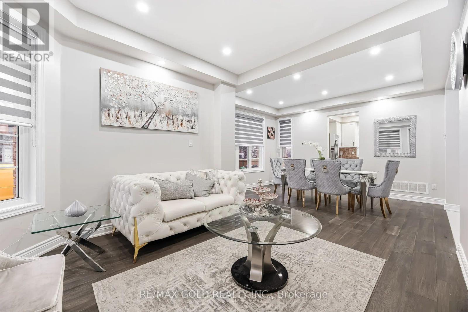 29 Laurentide Crescent, Brampton, Ontario  L6P 1Y3 - Photo 4 - W12955470