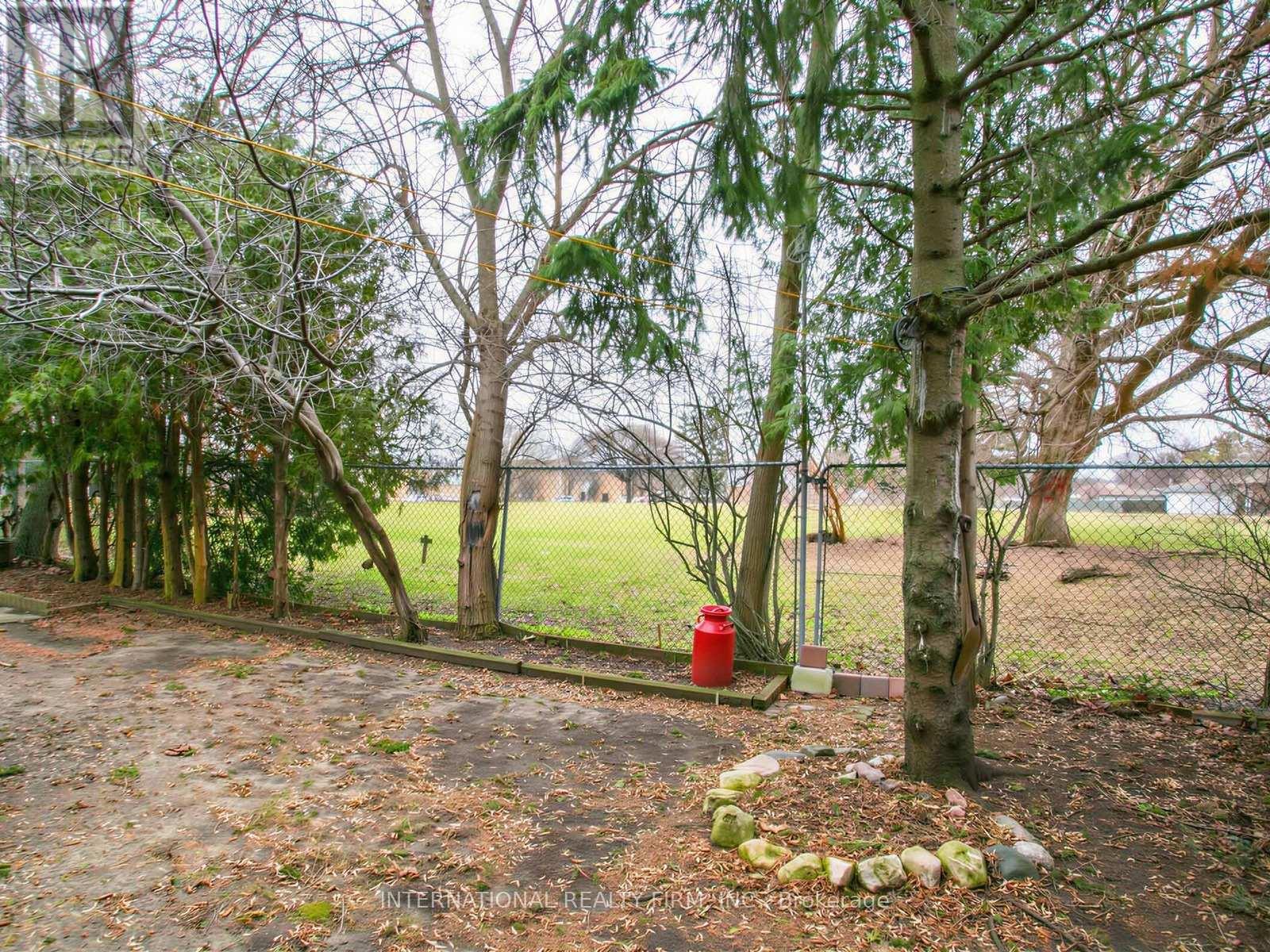 5 Castlebar Road, Toronto, Ontario  M8Z 2J4 - Photo 40 - W12955504