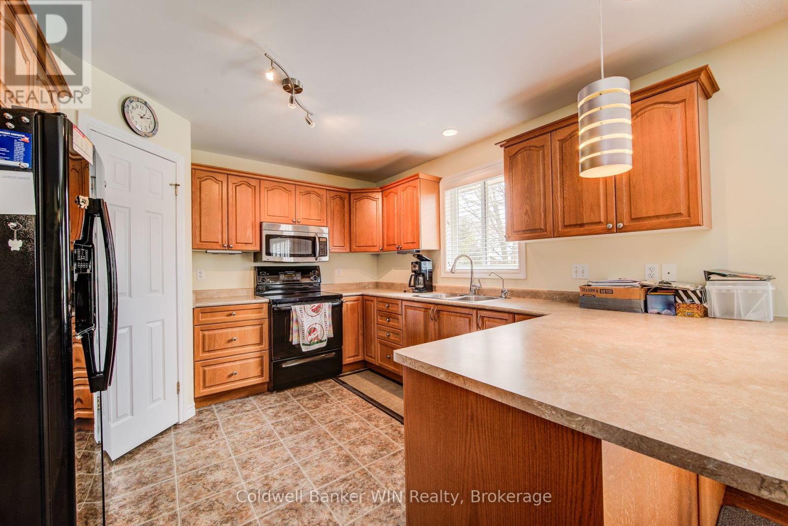 190 Sarah Road, Wellington North, Ontario  N0G 2L2 - Photo 16 - X12924022