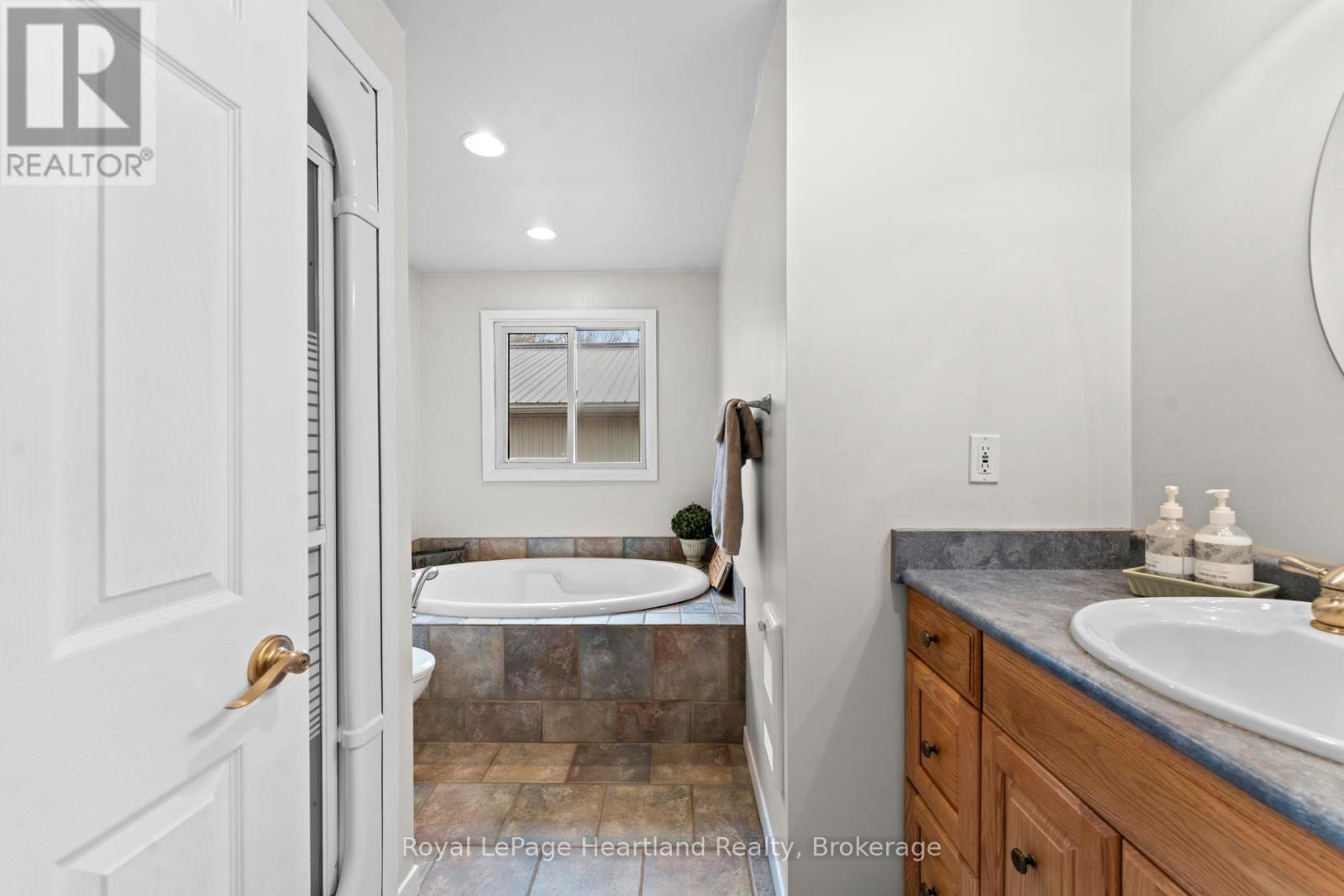 23 Park Road, Goderich, Ontario  N7A 3X8 - Photo 32 - X12946596