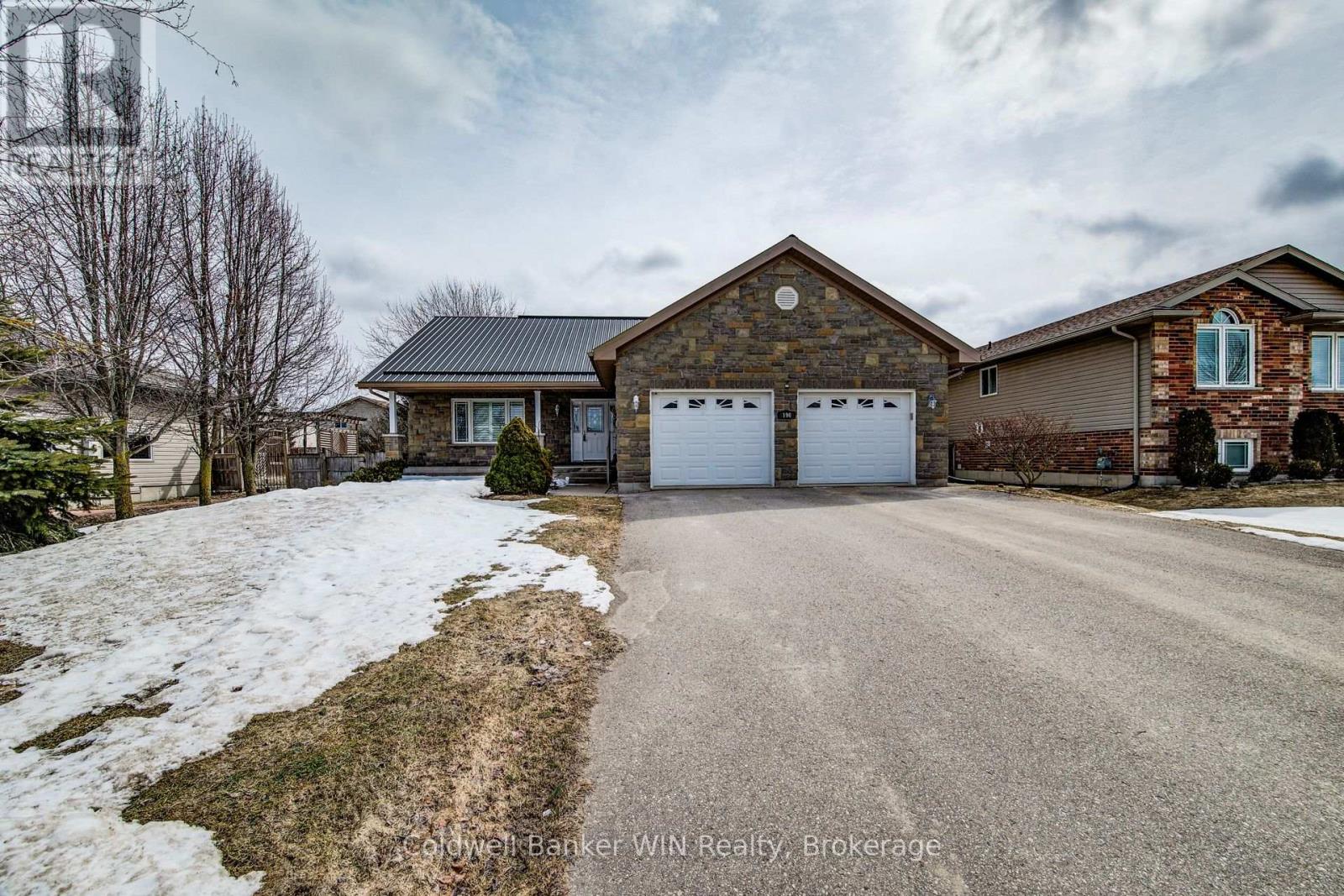 190 Sarah Road, Wellington North, Ontario  N0G 2L2 - Photo 3 - X12924022