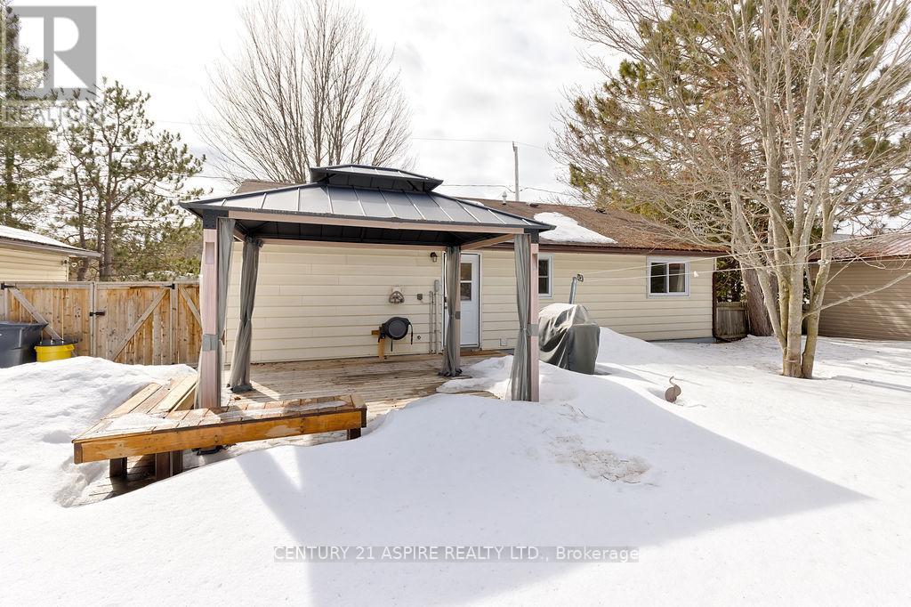4 Charles Street, Petawawa, Ontario  K8H 2K2 - Photo 10 - X12959270