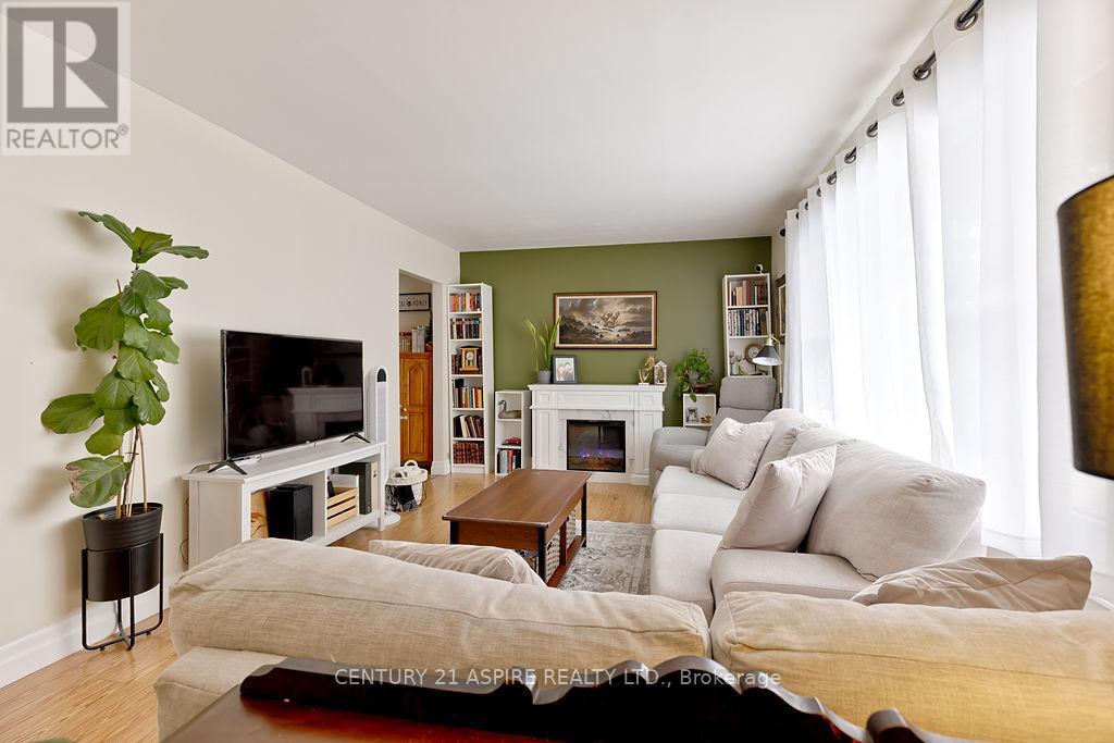 4 Charles Street, Petawawa, Ontario  K8H 2K2 - Photo 13 - X12959270