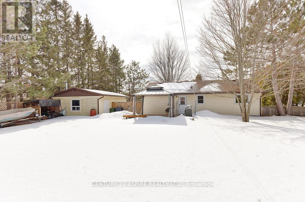 4 Charles Street, Petawawa, Ontario  K8H 2K2 - Photo 5 - X12959270