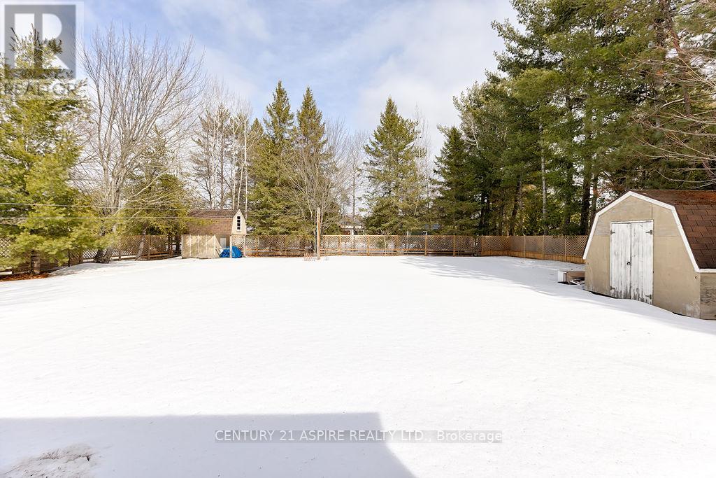 4 Charles Street, Petawawa, Ontario  K8H 2K2 - Photo 6 - X12959270