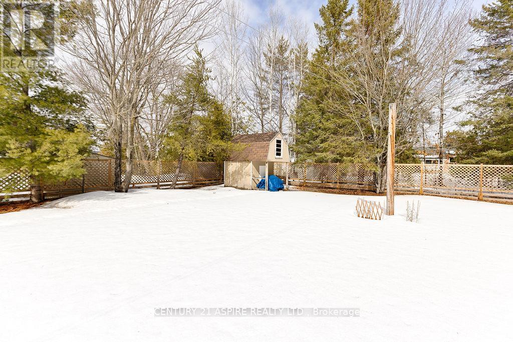 4 Charles Street, Petawawa, Ontario  K8H 2K2 - Photo 9 - X12959270