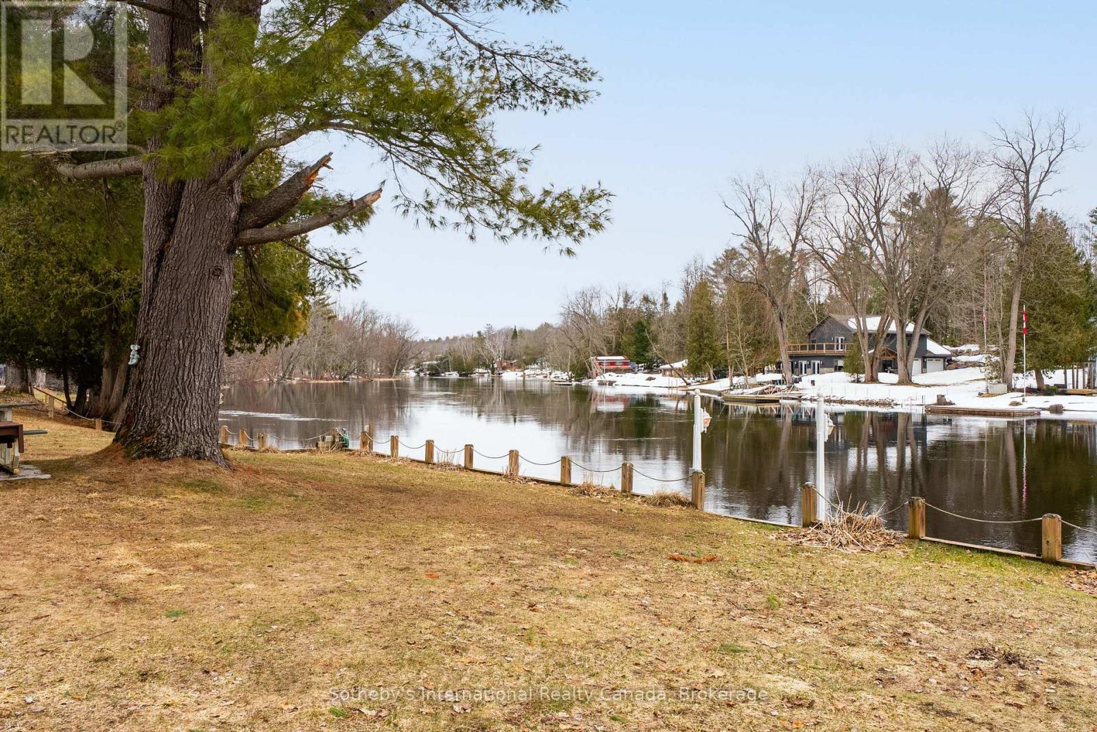 1099 Davis Drive, Gravenhurst, Ontario  P0E 1N0 - Photo 45 - X12955436