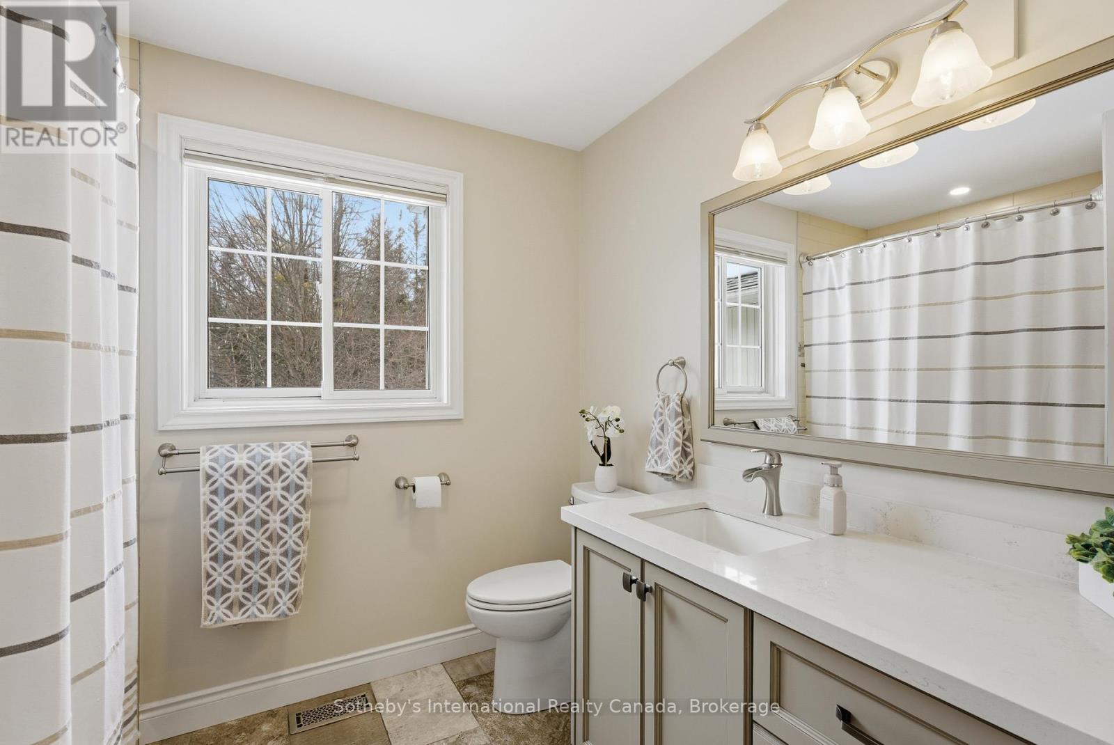 1099 Davis Drive, Gravenhurst, Ontario  P0E 1N0 - Photo 20 - X12955436