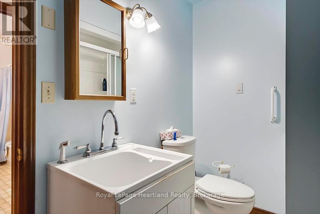 146 Princess Street W, Central Huron, Ontario  N0M 1L0 - Photo 16 - X12955578