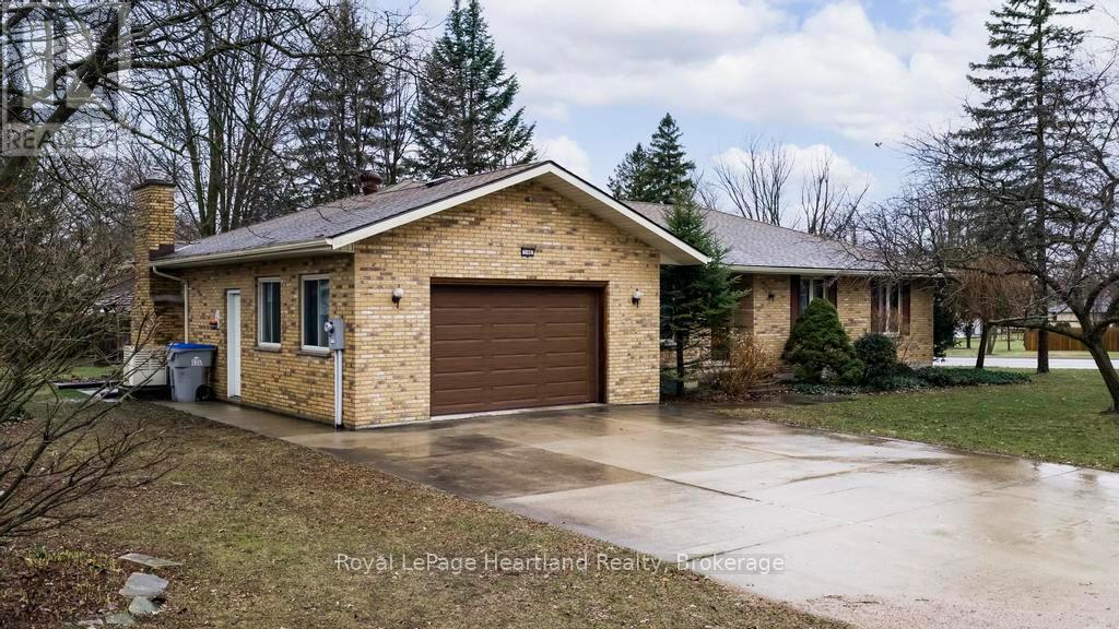 146 Princess Street W, Central Huron, Ontario  N0M 1L0 - Photo 2 - X12955578