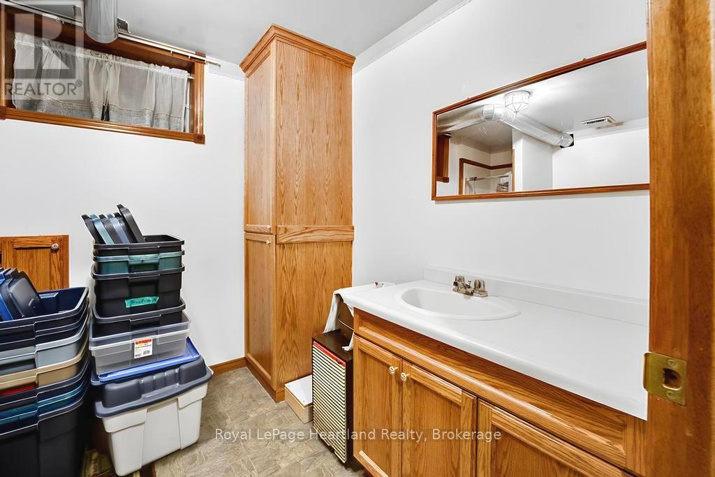 146 Princess Street W, Central Huron, Ontario  N0M 1L0 - Photo 27 - X12955578