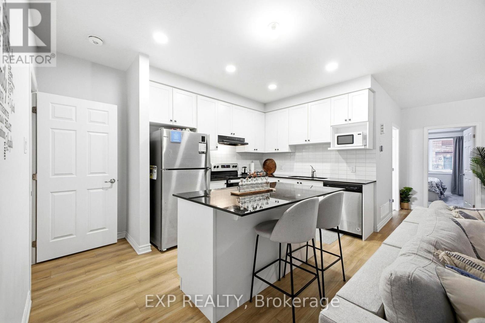 106 Lapland Private, Ottawa, Ontario  K2S 1B6 - Photo 14 - X12959252