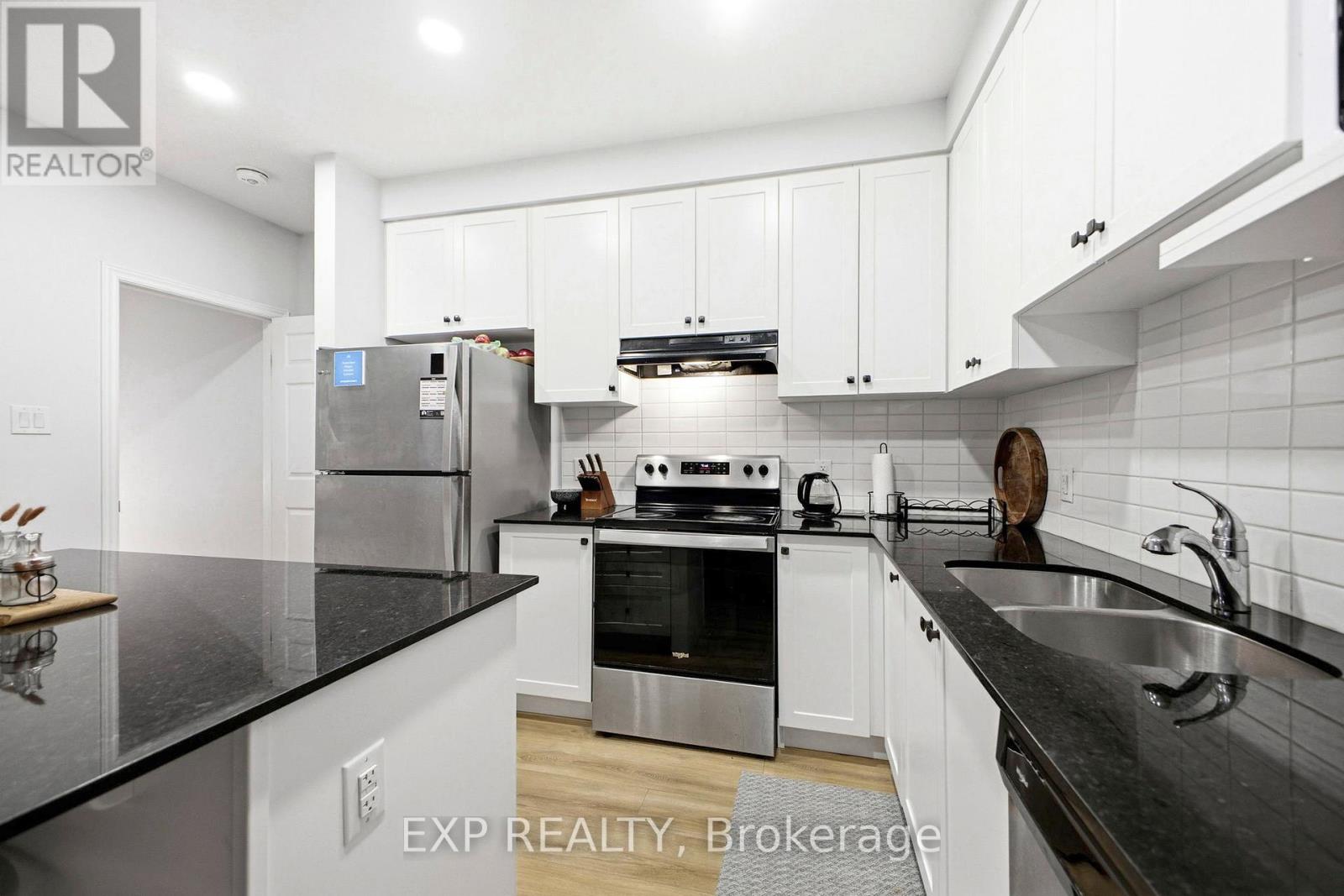 106 Lapland Private, Ottawa, Ontario  K2S 1B6 - Photo 17 - X12959252