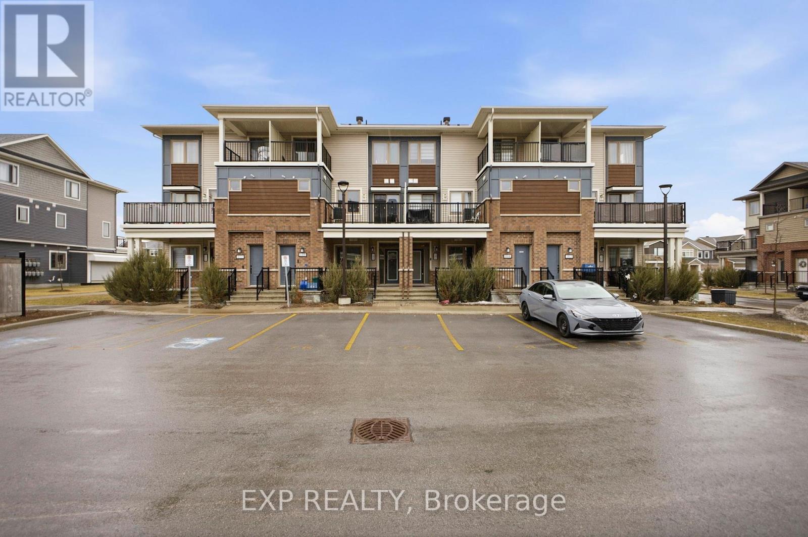 106 Lapland Private, Ottawa, Ontario  K2S 1B6 - Photo 3 - X12959252