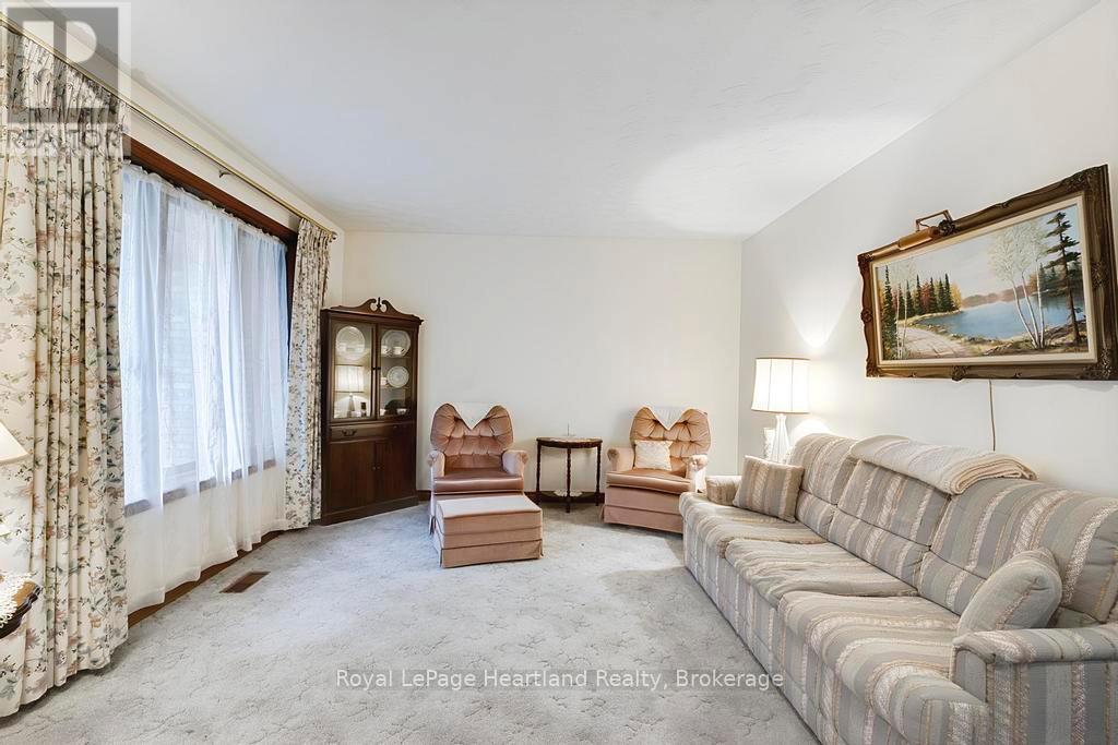 146 Princess Street W, Central Huron, Ontario  N0M 1L0 - Photo 12 - X12955578