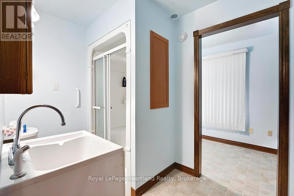 146 Princess Street W, Central Huron, Ontario  N0M 1L0 - Photo 15 - X12955578