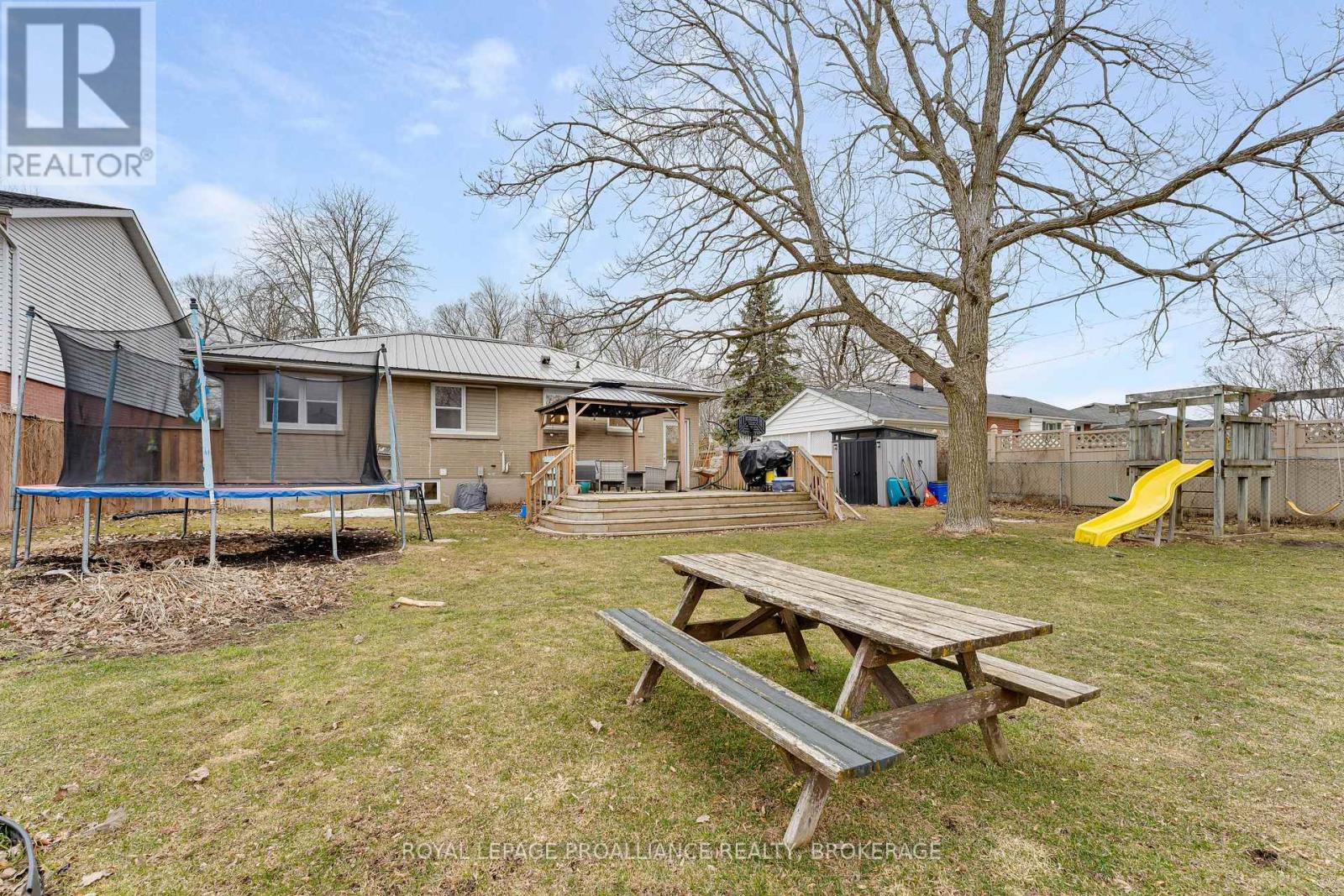 386 Mcewen Drive, Kingston, Ontario  K7M 3W3 - Photo 34 - X12955400