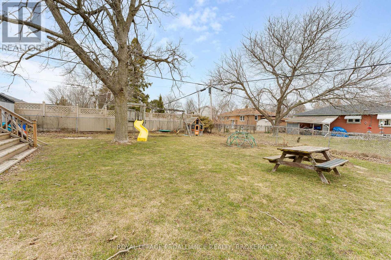 386 Mcewen Drive, Kingston, Ontario  K7M 3W3 - Photo 35 - X12955400