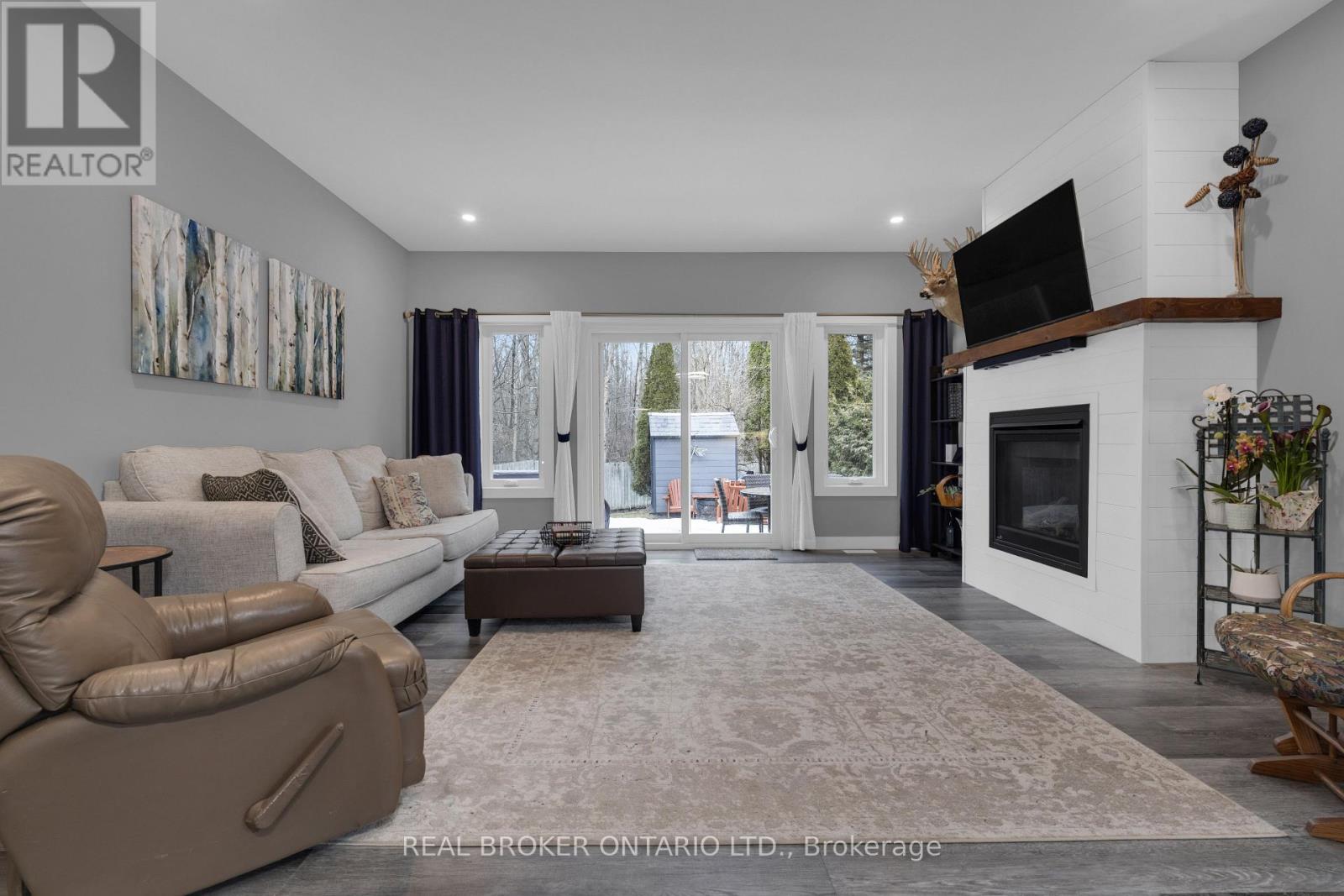 46 Brick Pond Road, Severn (Coldwater), Ontario  L0K 1E0 - Photo 5 - S12959280