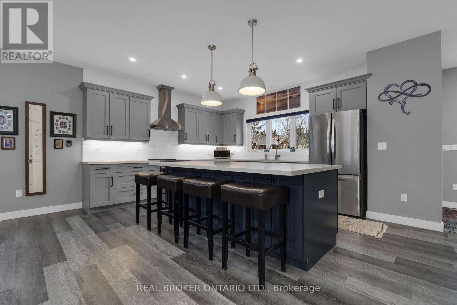 46 Brick Pond Road, Severn (Coldwater), Ontario  L0K 1E0 - Photo 9 - S12959280