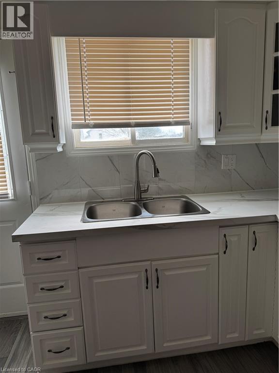 115 Westvale Drive, Waterloo, Ontario  N2T 1K1 - Photo 3 - 40817021