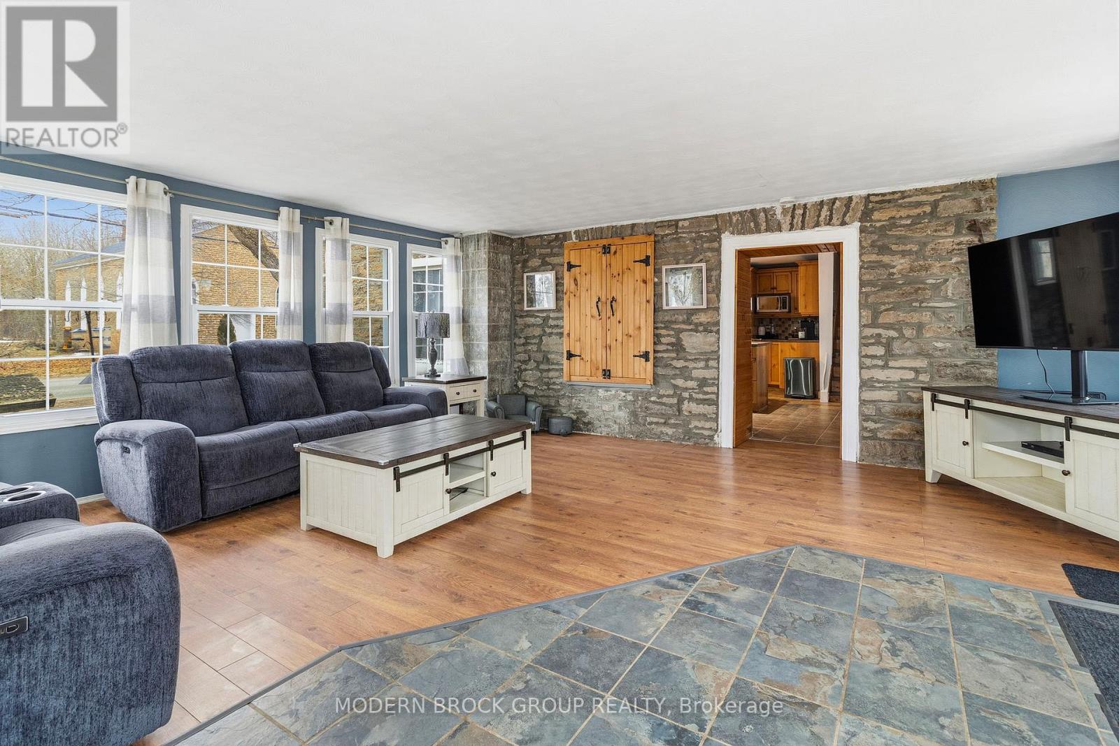 9358 Greenbush Road, Elizabethtown-Kitley, Ontario  K0E 1A0 - Photo 5 - X12955522