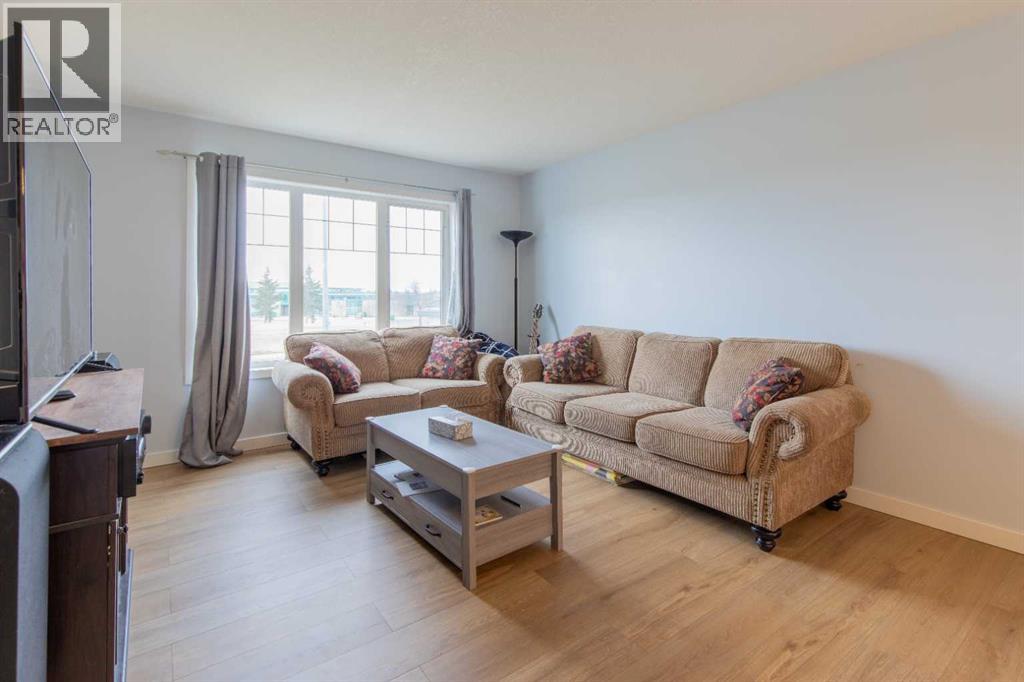 39 Blackfoot Boulevard W, Lethbridge, Alberta  T1K 7N7 - Photo 2 - A2297326