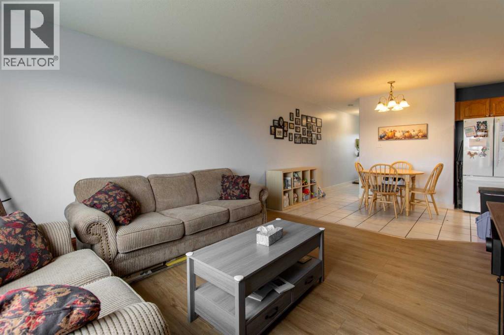 39 Blackfoot Boulevard W, Lethbridge, Alberta  T1K 7N7 - Photo 4 - A2297326