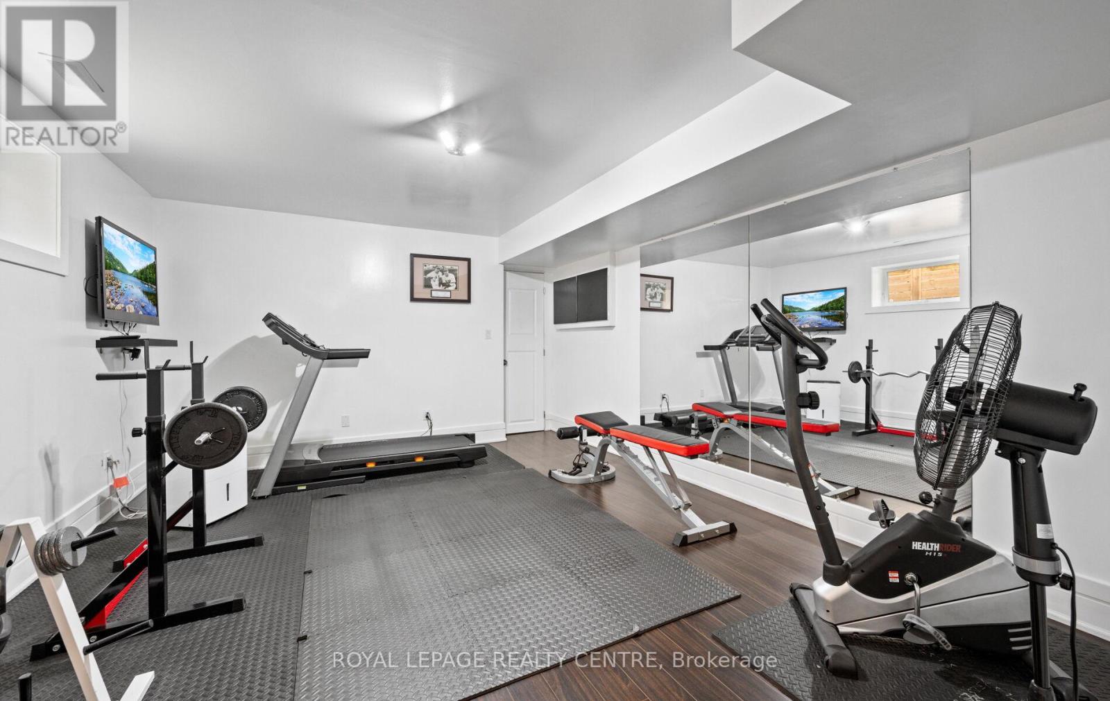 1071 Westmount Avenue, Mississauga, Ontario  L5E 1X5 - Photo 23 - W12959288