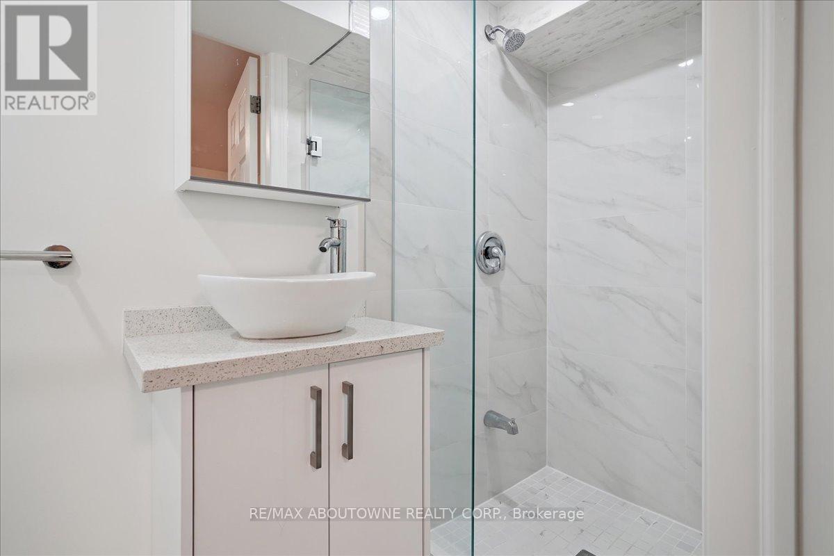 Lower - 436 Concord Avenue, Toronto, Ontario  M6H 2P8 - Photo 15 - W12959310