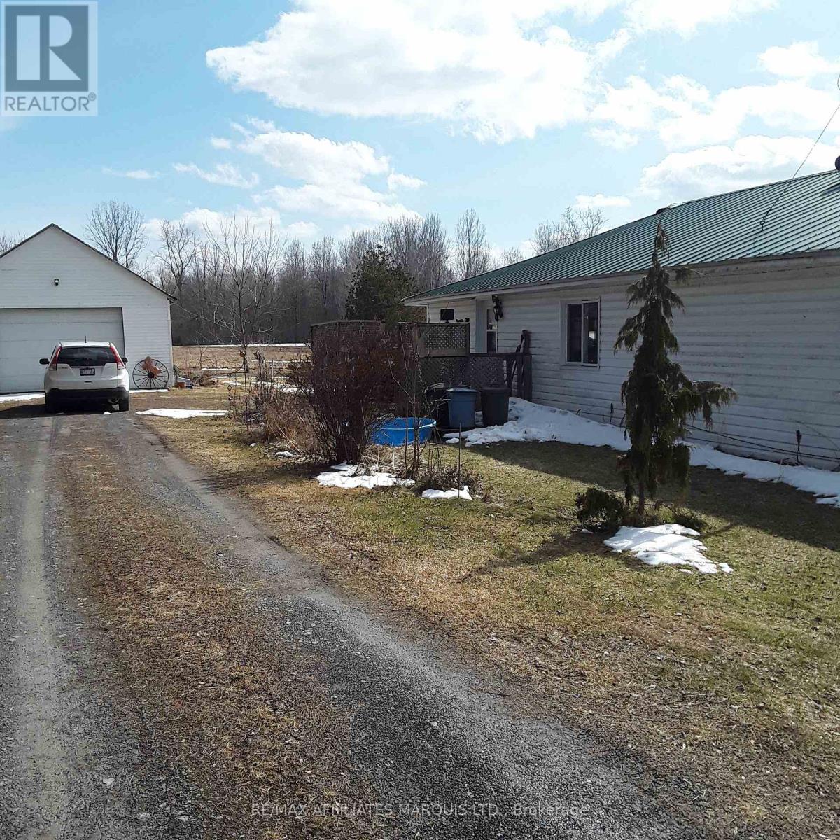 10390 Hanesville Road W, South Dundas, Ontario K0E 1C0 - Photo 1 - X12932588