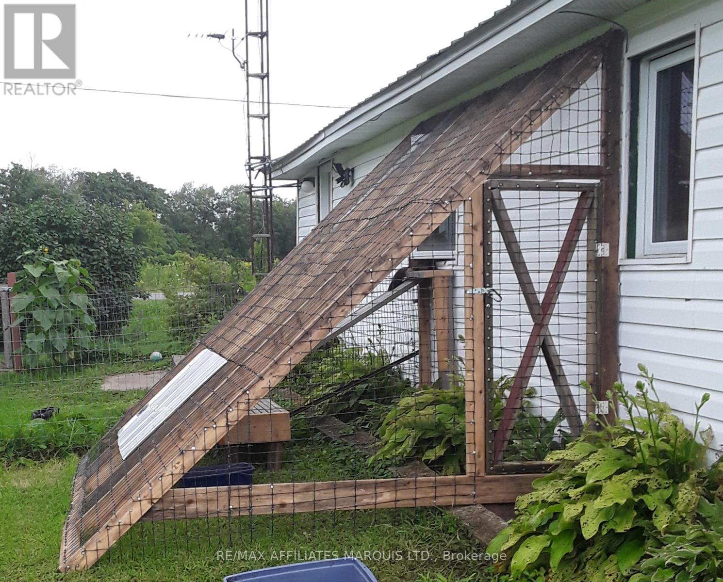 10390 Hanesville Road W, South Dundas, Ontario K0E 1C0 - Photo 21 - X12932588