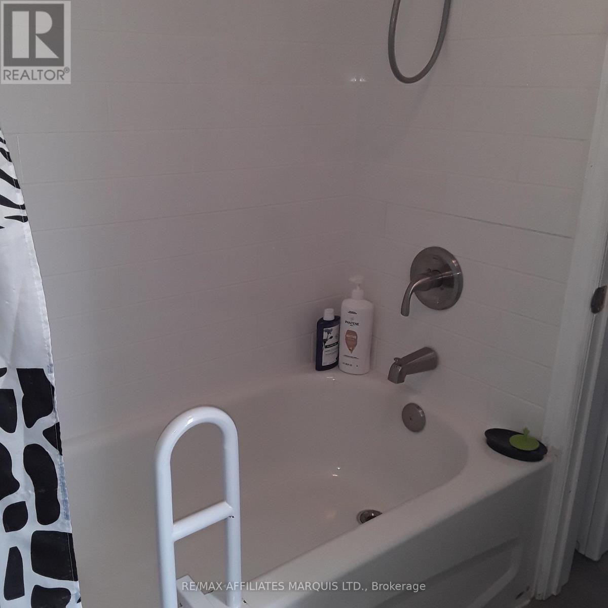 10390 Hanesville Road W, South Dundas, Ontario K0E 1C0 - Photo 6 - X12932588