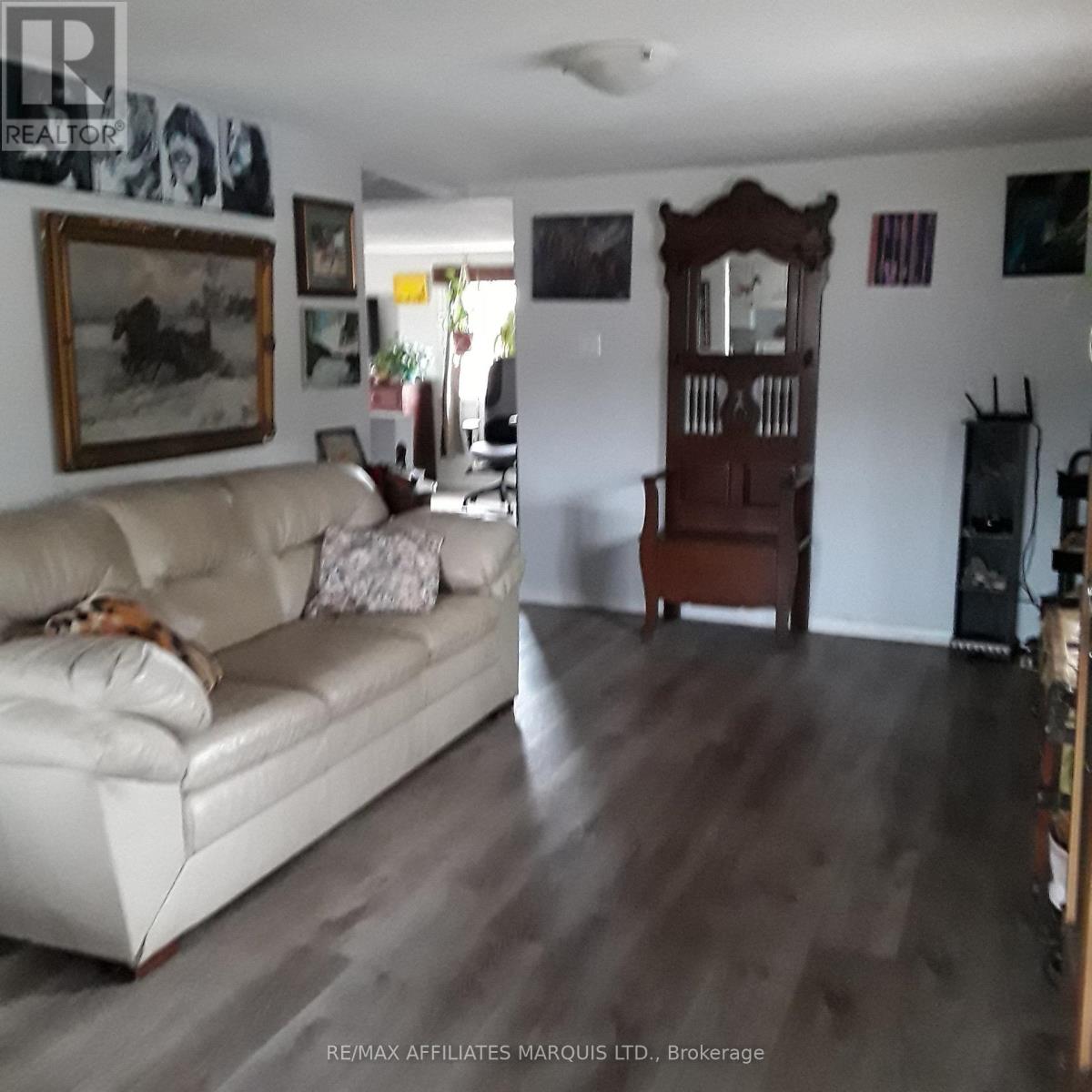 10390 Hanesville Road W, South Dundas, Ontario K0E 1C0 - Photo 8 - X12932588