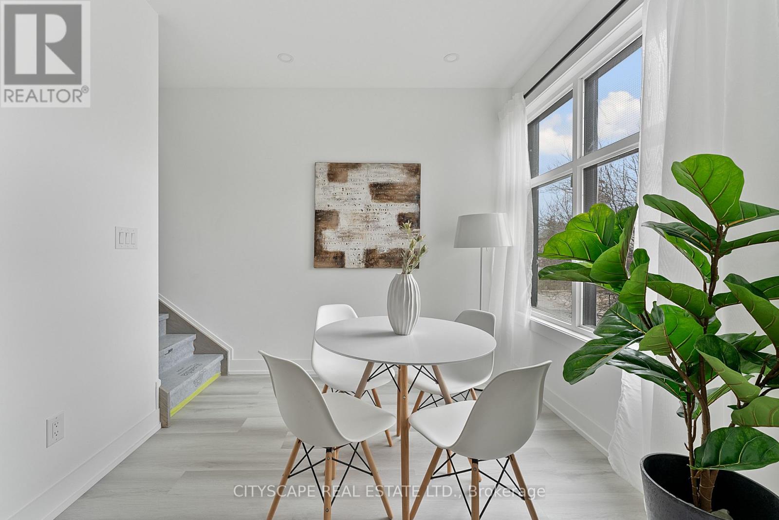 2 - Main - 589 Oakwood Avenue, Toronto, Ontario  M6E 2X8 - Photo 16 - C12954410